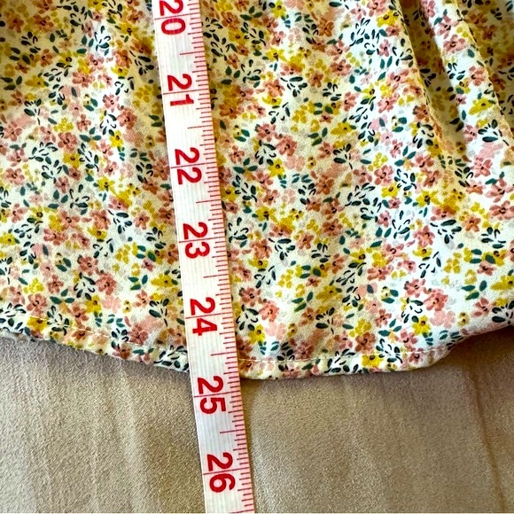 SIENNA SKY. Floral Top. 3/4 Sleeves, elasticated cuffs. Size Small. Roun… - Picture 10 of 11